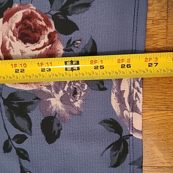 MODERN ATTRACTION WOMENS PLUS SIZE SLEEVELESS BLUE FLORAL V-NECK TOP SIZE 2X - Picture 14 of 15